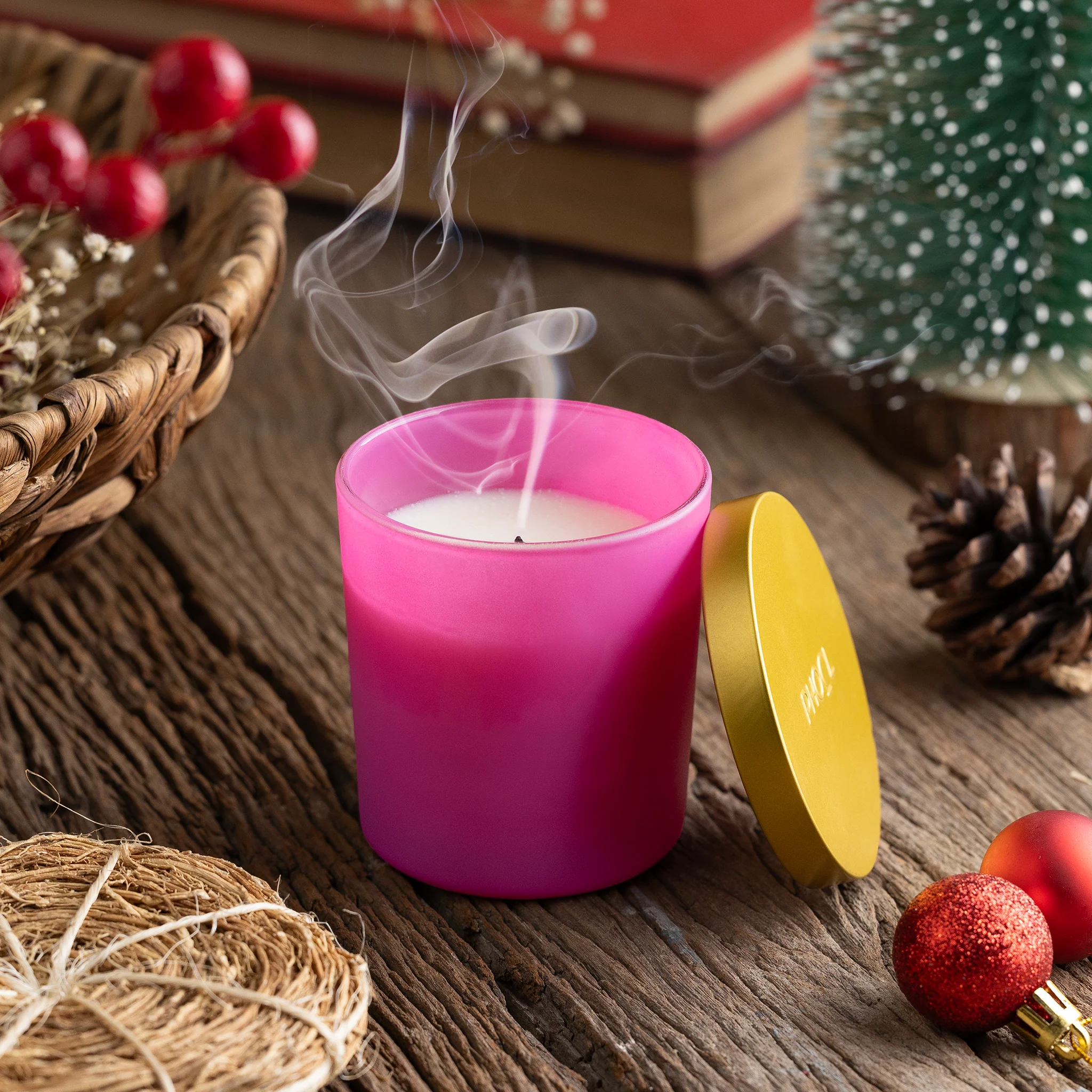 Phool Cosmos Gin Soy Candle - Image 4